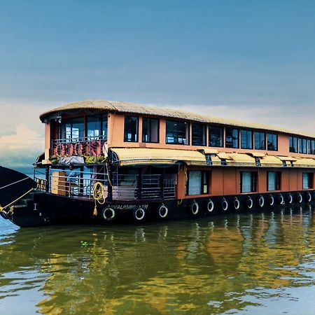 Harmony Houseboats Hotel Alappuzha Bagian luar foto