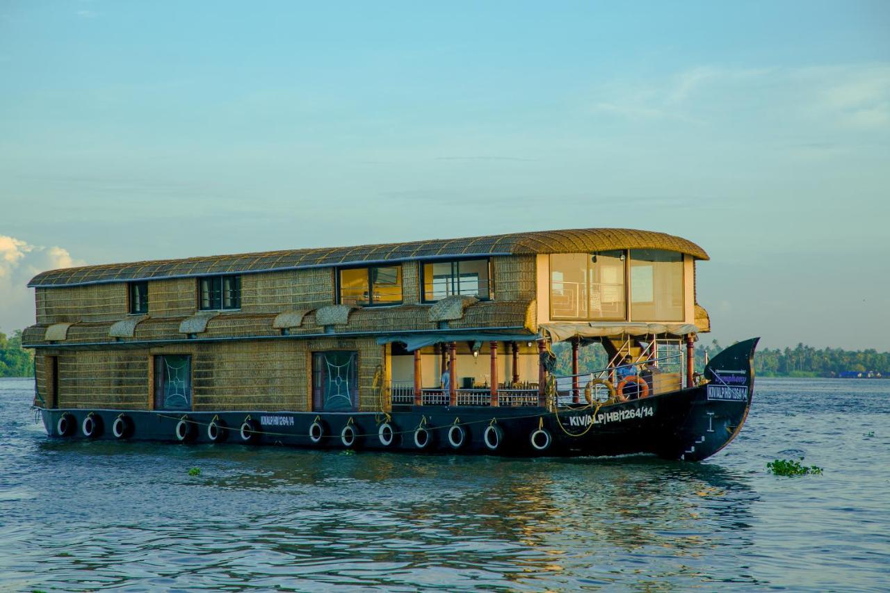 Harmony Houseboats Hotel Alappuzha Bagian luar foto