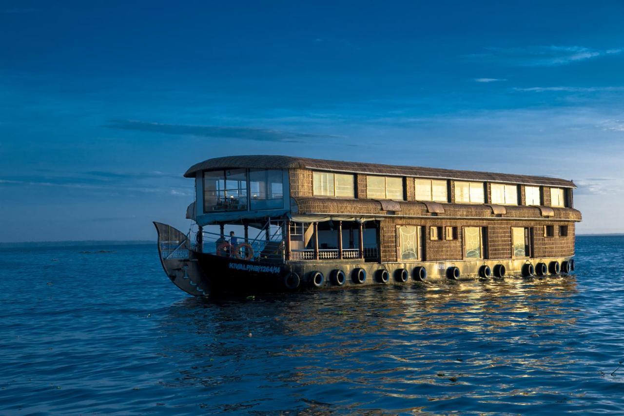Harmony Houseboats Hotel Alappuzha Bagian luar foto