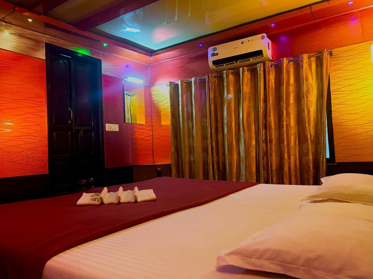 Harmony Houseboats Hotel Alappuzha Bagian luar foto