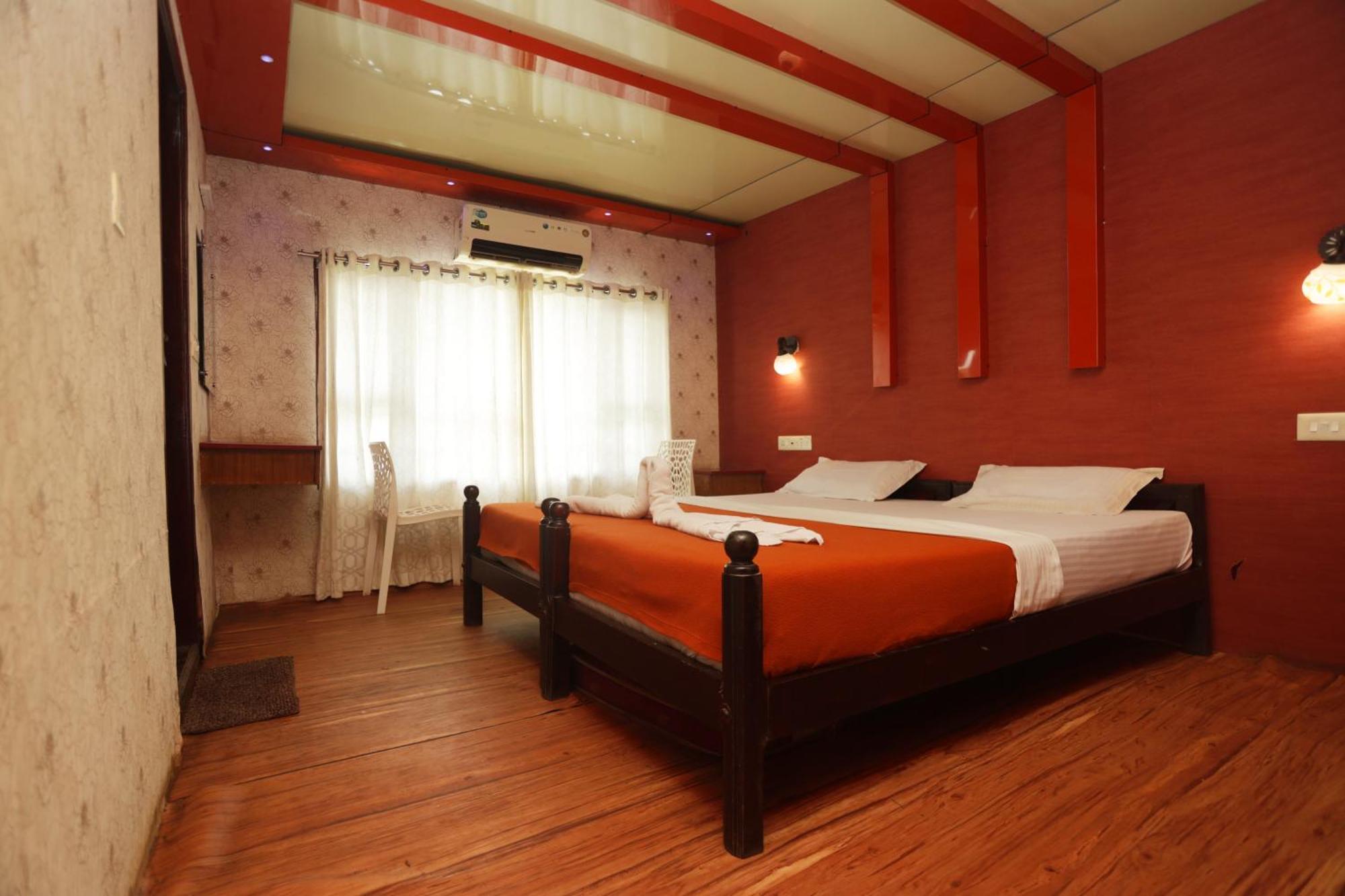 Harmony Houseboats Hotel Alappuzha Bagian luar foto