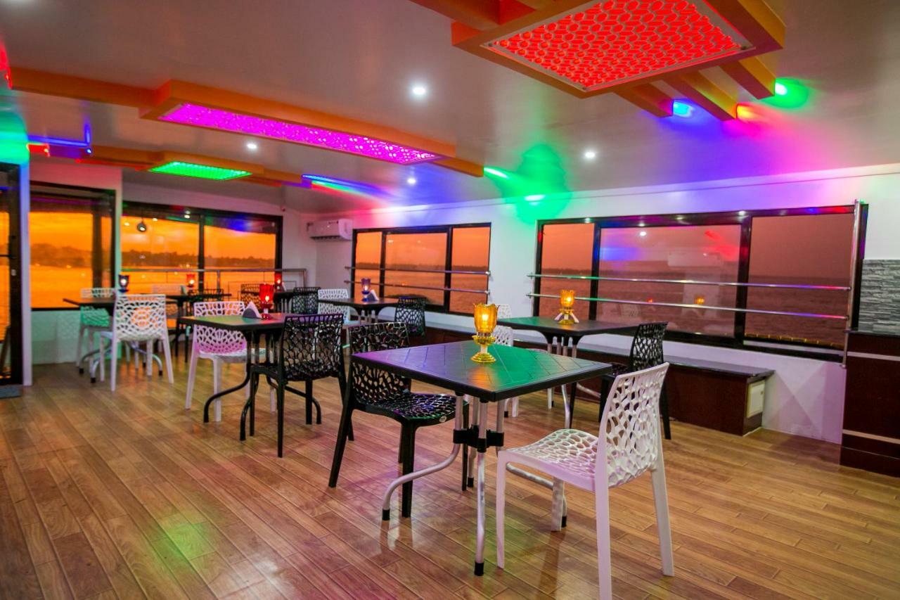 Harmony Houseboats Hotel Alappuzha Bagian luar foto